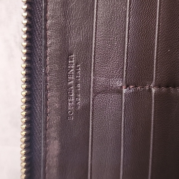 Bottega Veneta Round Long Wallet Intrecciato Dark Brown Leather Zippy Wallet! - Picture 9 of 16